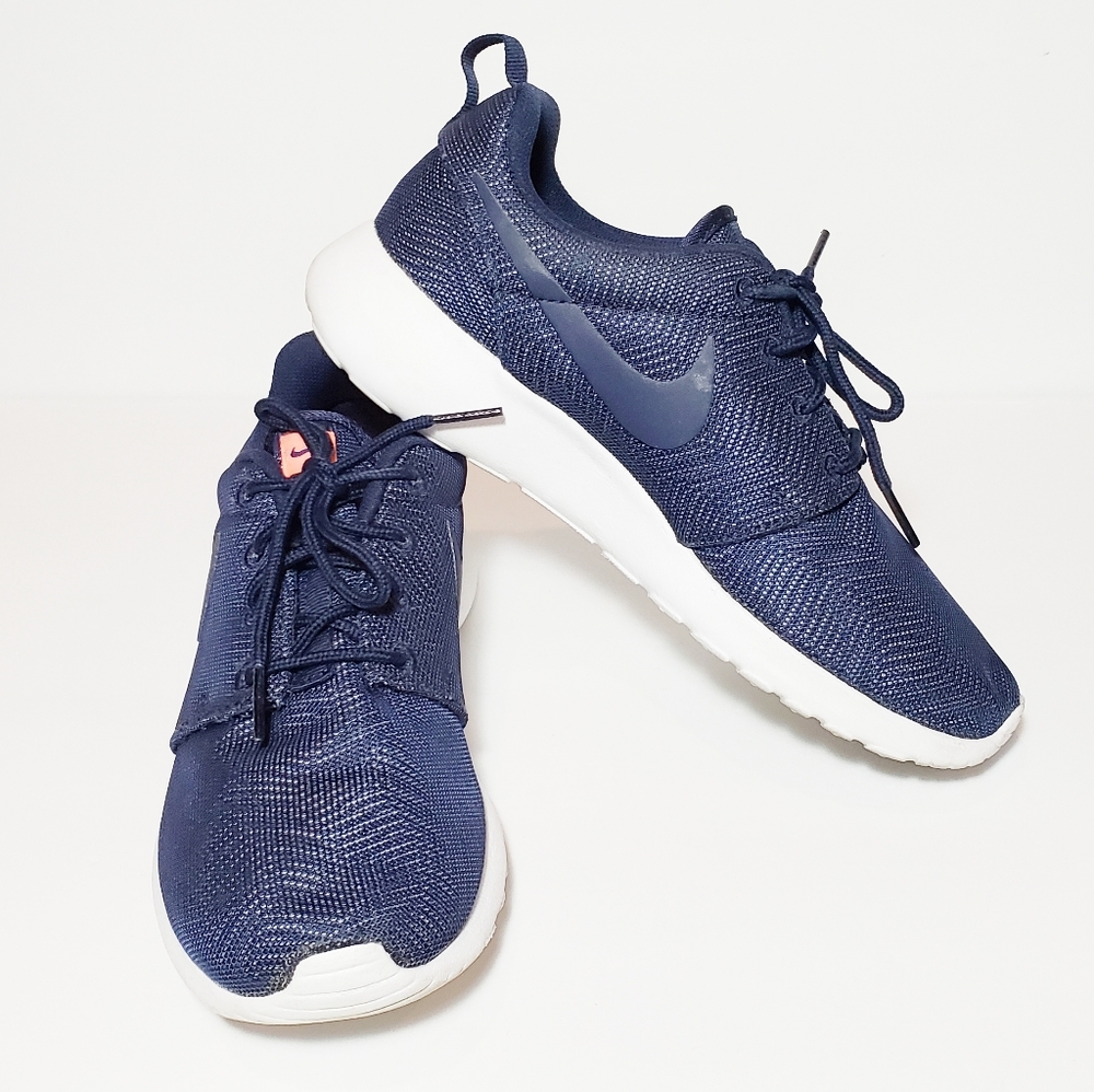 Nike  Roshe Navy Blue Athletic Shoe 6.5